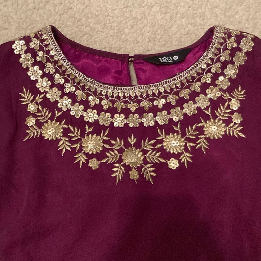 Sangria Foil Ruffled Pre-Stitched Saree WITH Blouse - Picture 4 of 13